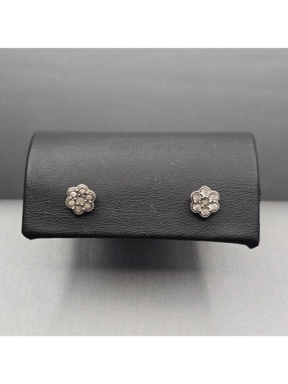 Effy Natural Diamond Flower Stud Earrings 925 Sterling Silver Clusters .25" - Picture 2 of 10